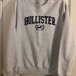 Hollister women’s Heather Gray Crewneck with Navy Logo